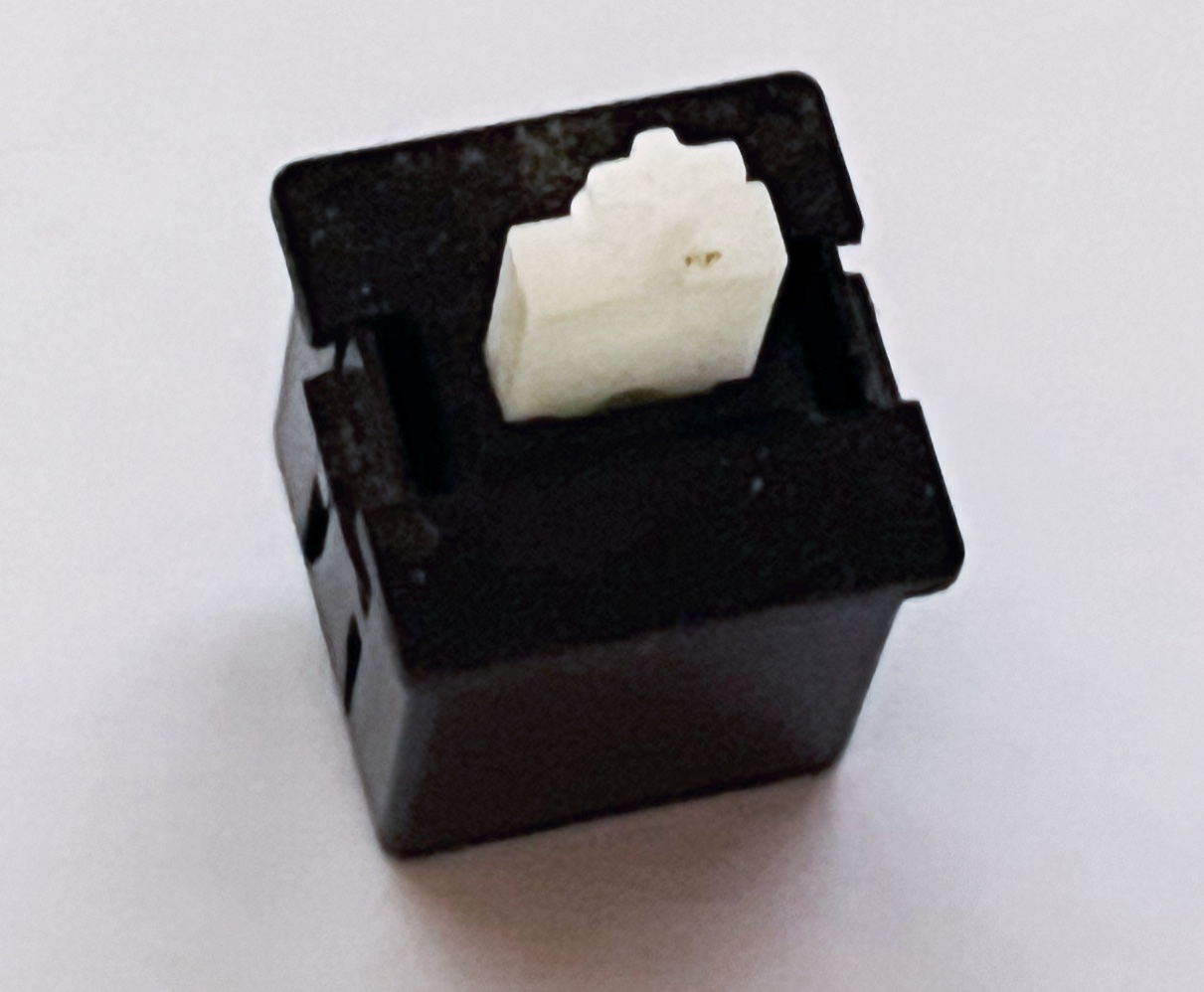 A single desoldered Alps KFF switch