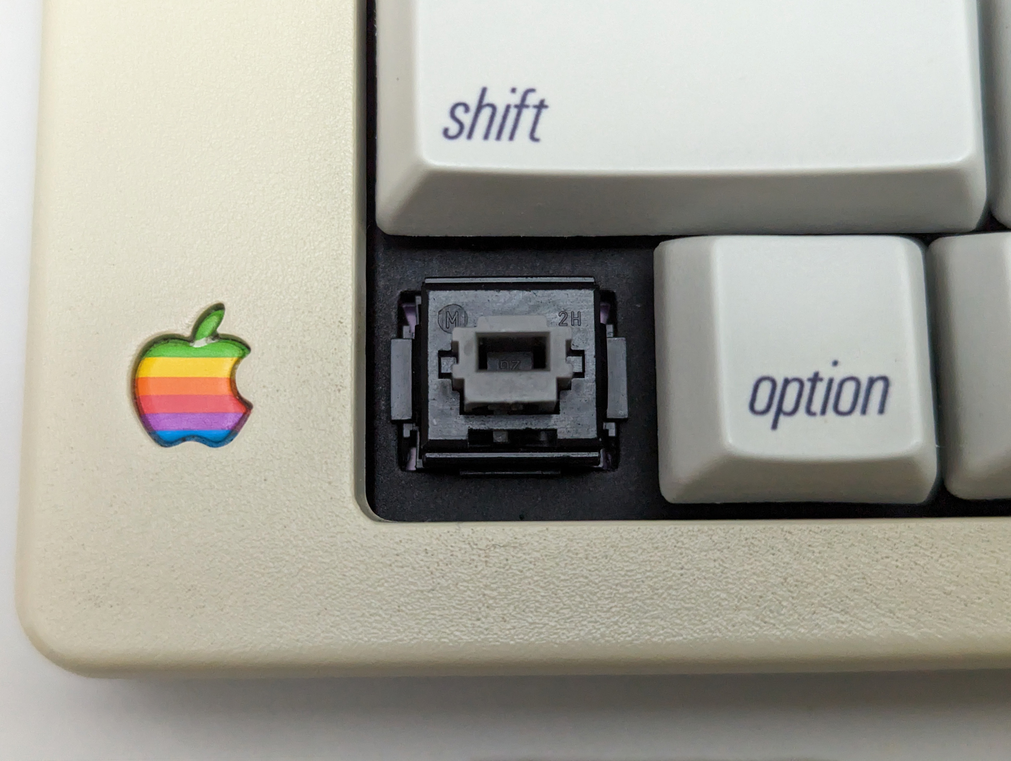 1990_apple_m0116_-_switch2.jpg