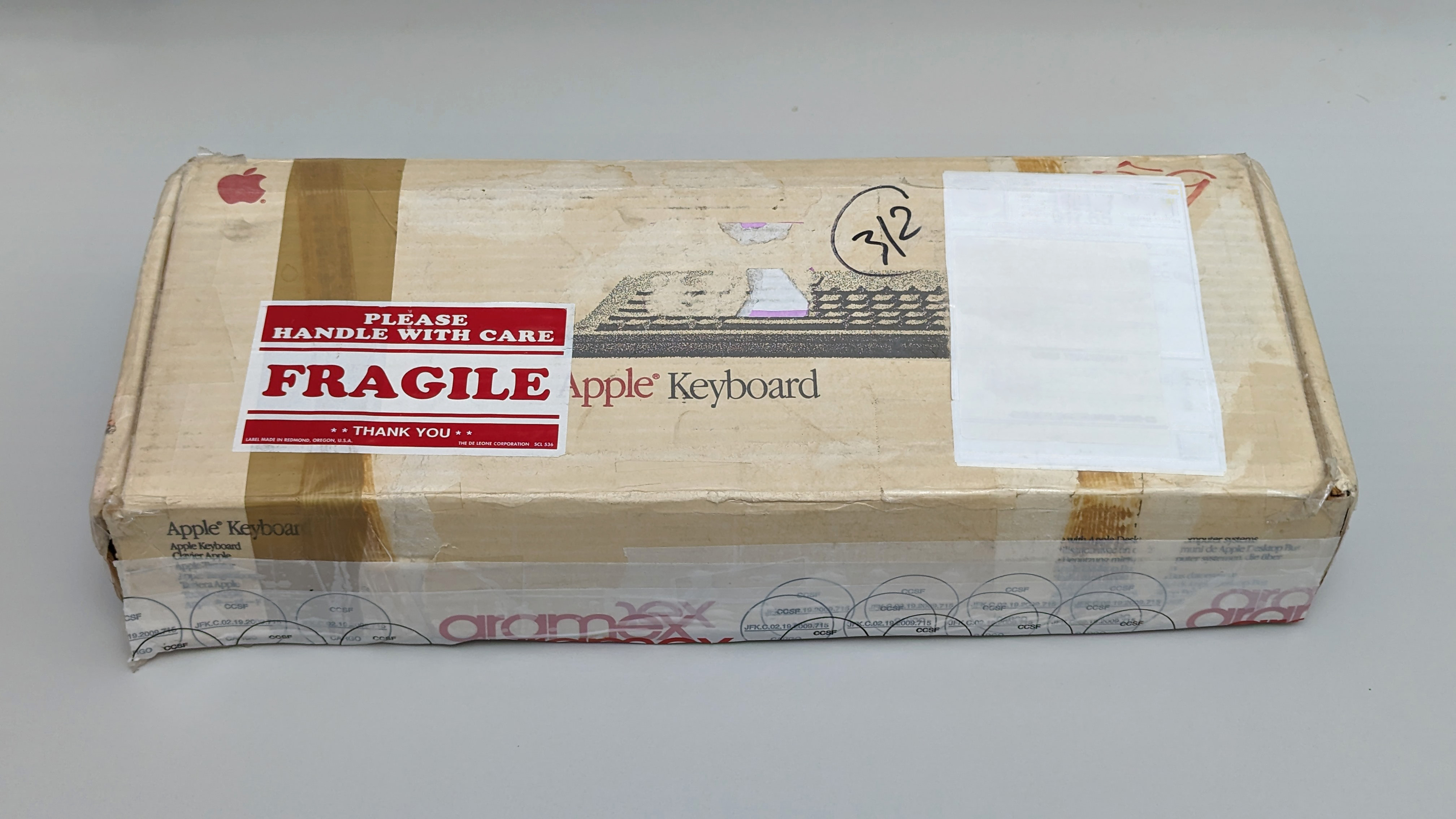 1990_apple_m0116_-_us_box1.jpg