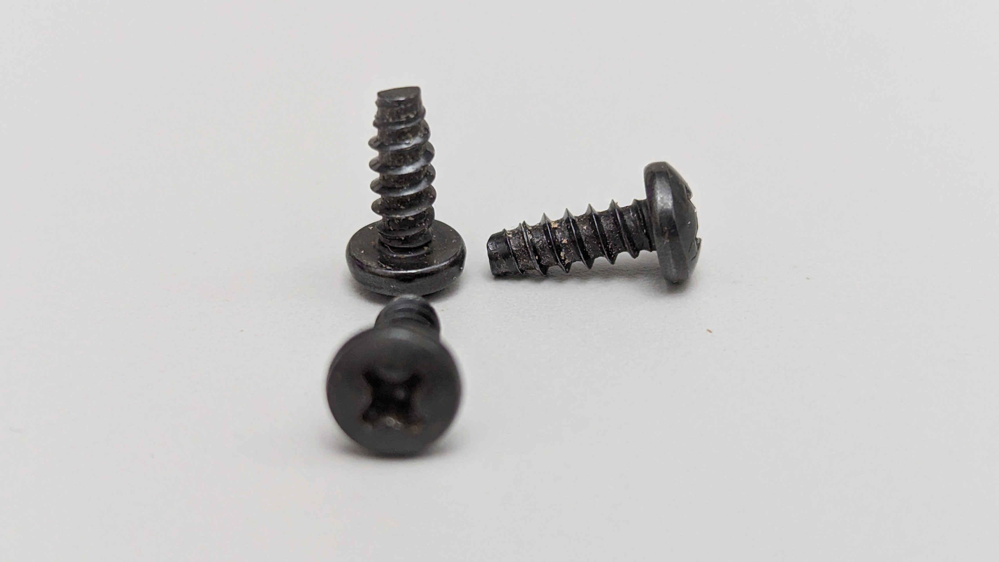 1990_apple_m0116_-_us_screws1.jpg