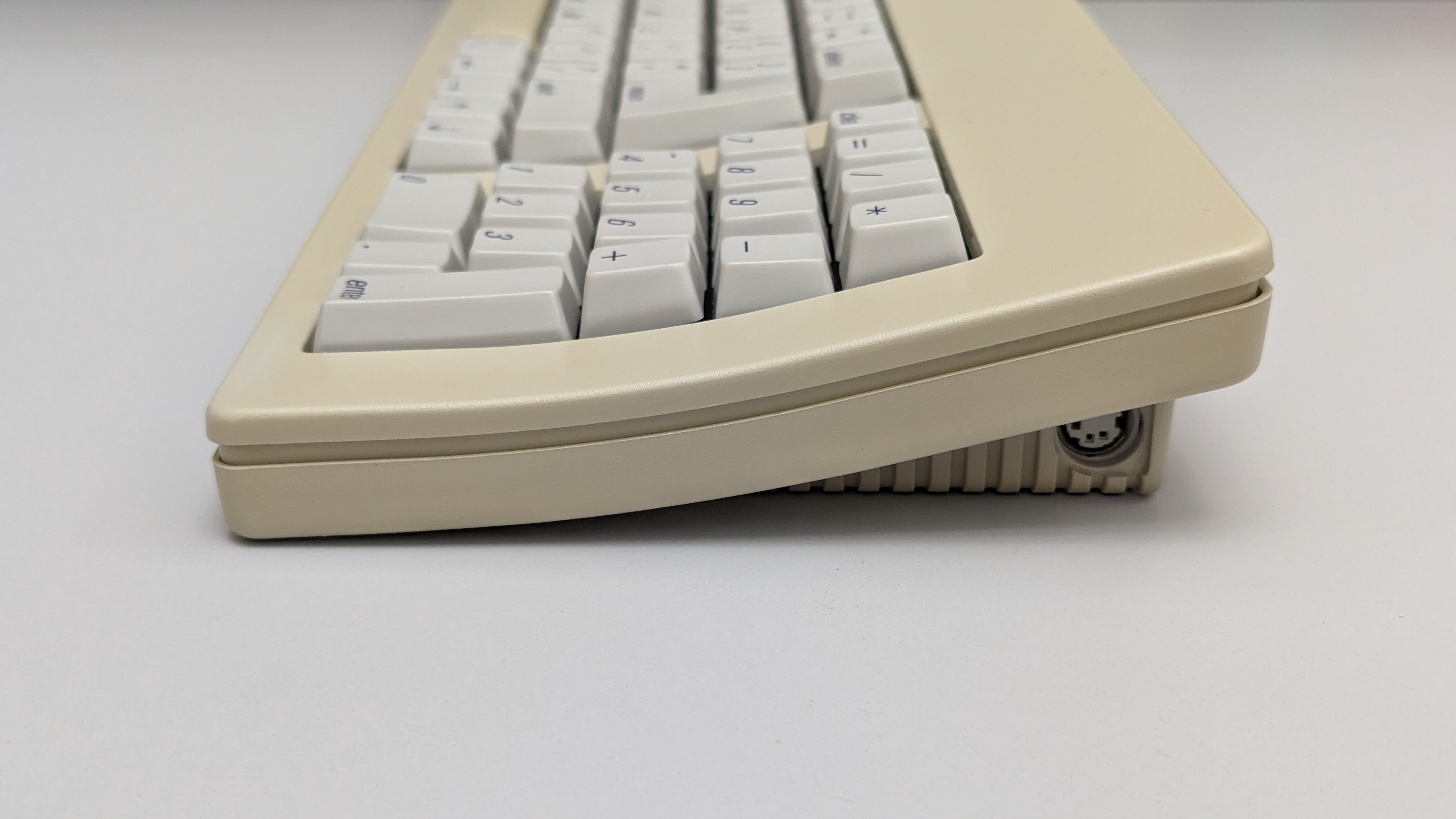 1990_apple_m0116_-_us_side1.jpg